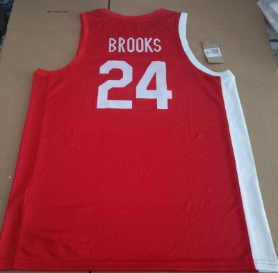 24 Brooks Canada Team 2023 jersey red